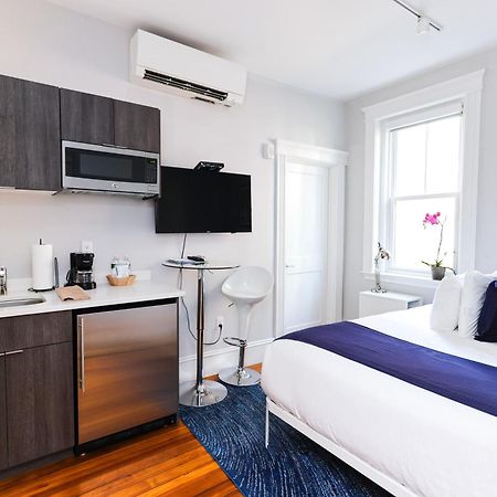 A Stylish Stay W/ A Queen Bed, Heated Floors.. #36 ブルックライン エクステリア 写真