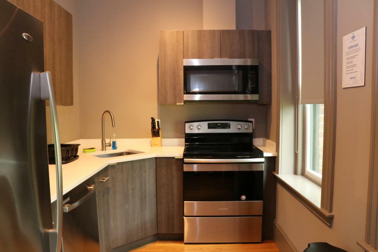 A Stylish Stay W/ A Queen Bed, Heated Floors.. #36 ブルックライン エクステリア 写真